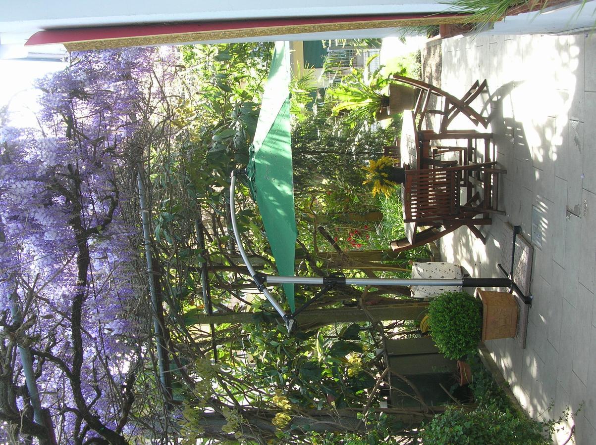 B&B Undici Cervia Bagian luar foto